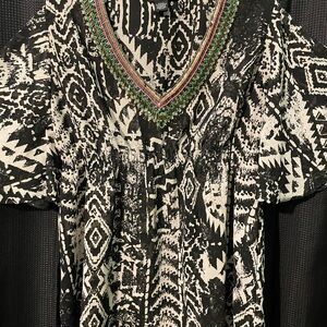 Mix Nouveau Blk/White Sz M Patterned Tunic w embellished Trim, empire waist LN